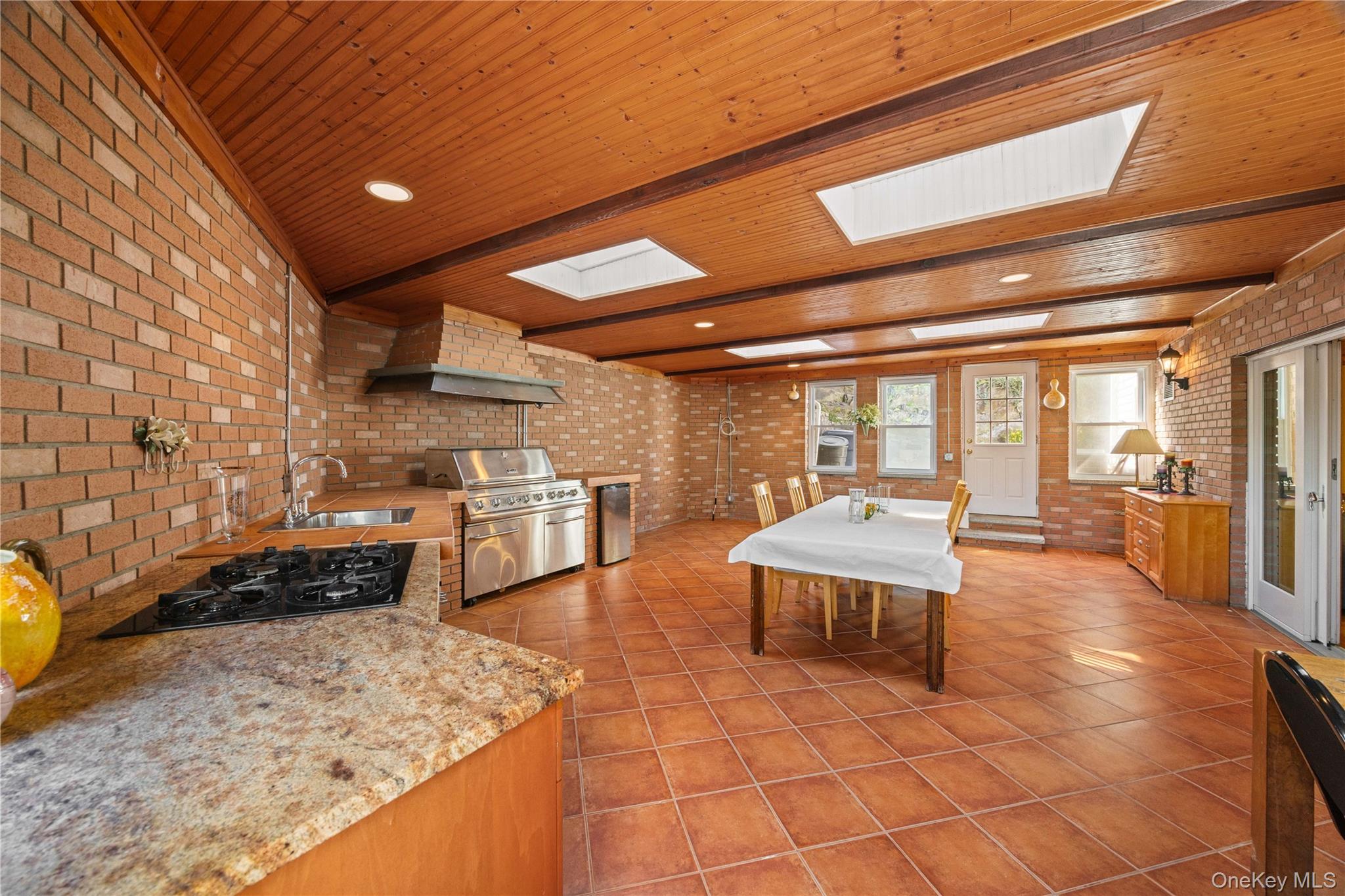 81 Avondale Road Yonkers, NY 10710 - Photo 33 of 48