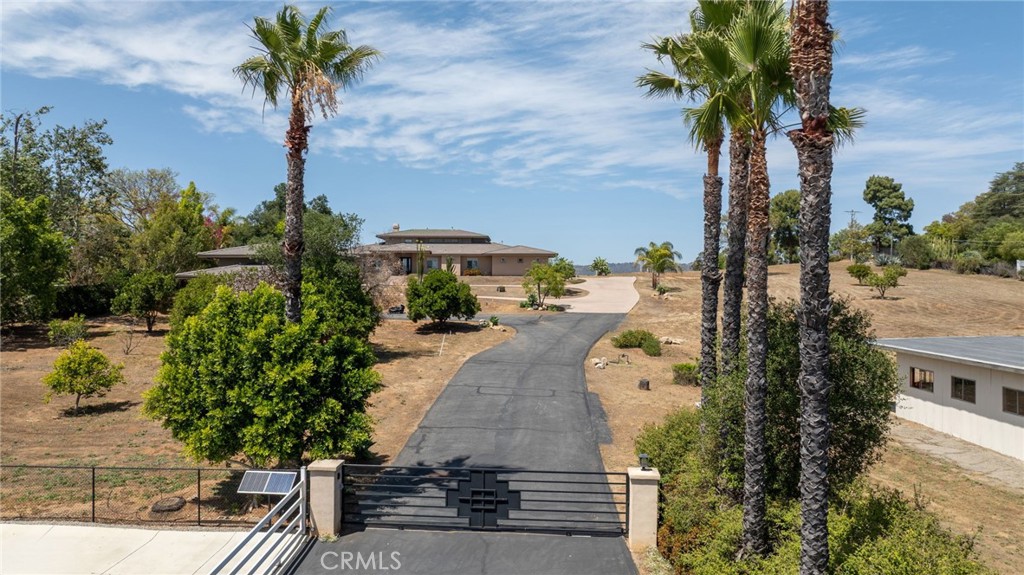 1186 Lydia Lane Fallbrook, CA 92028 - Photo 3 of 68