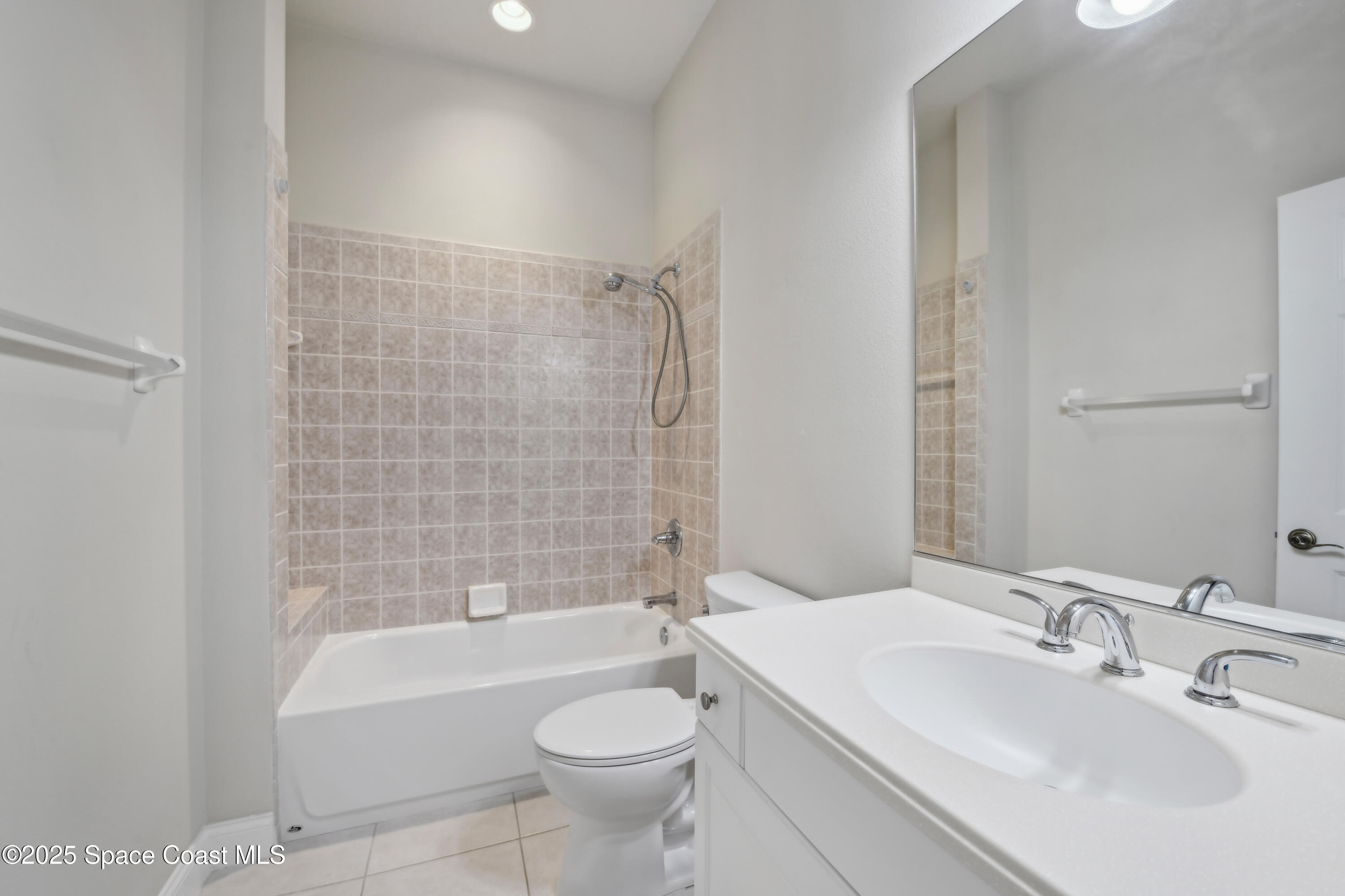 4040 Alamanda Key Drive Melbourne, FL 32901 - Photo 23 of 46 Bath 2