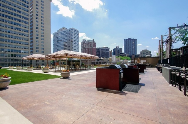 655 West Irving Park Road, Unit 3505 Chicago, IL 60613 - Photo 14 of 16