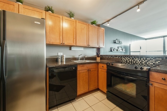 655 West Irving Park Road, Unit 3505 Chicago, IL 60613 - Photo 4 of 16