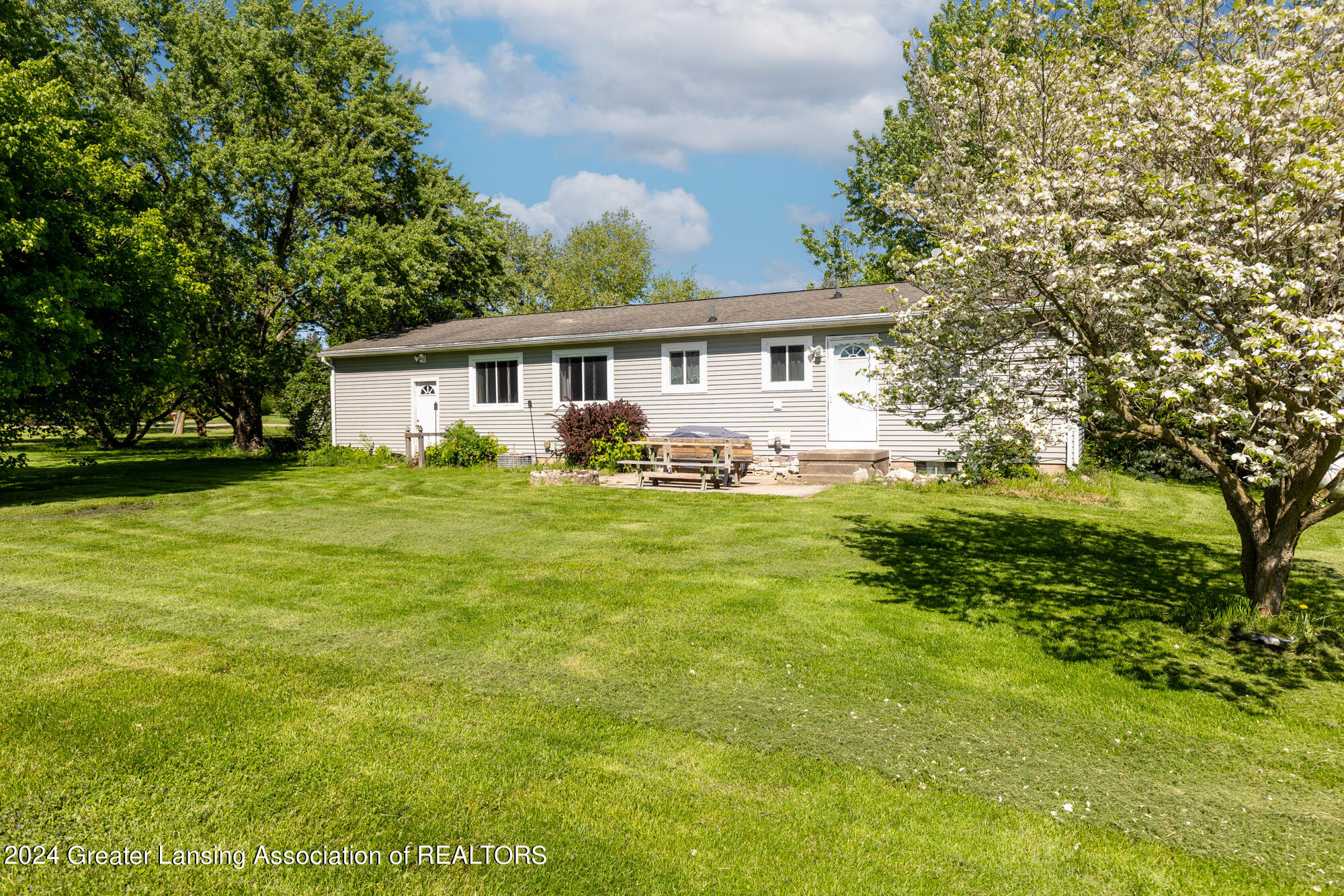 355 North Stine Road Charlotte, MI 48813 - Photo 9 of 67 355_N_Stine_KAREN-10