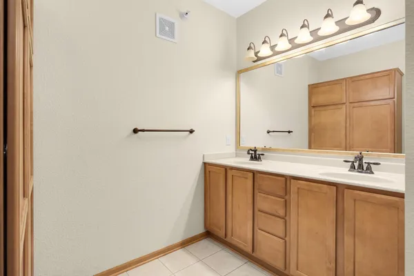 $599,900 | 7100 Metro Boulevard, Unit 409, Edina, MN 55439