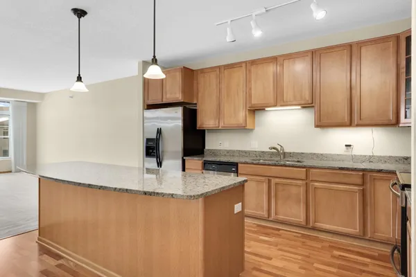 $599,900 | 7100 Metro Boulevard, Unit 409, Edina, MN 55439