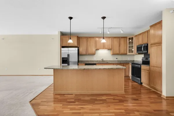 $599,900 | 7100 Metro Boulevard, Unit 409, Edina, MN 55439