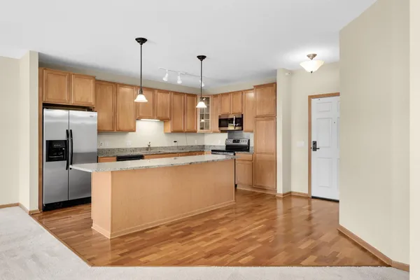 $599,900 | 7100 Metro Boulevard, Unit 409, Edina, MN 55439