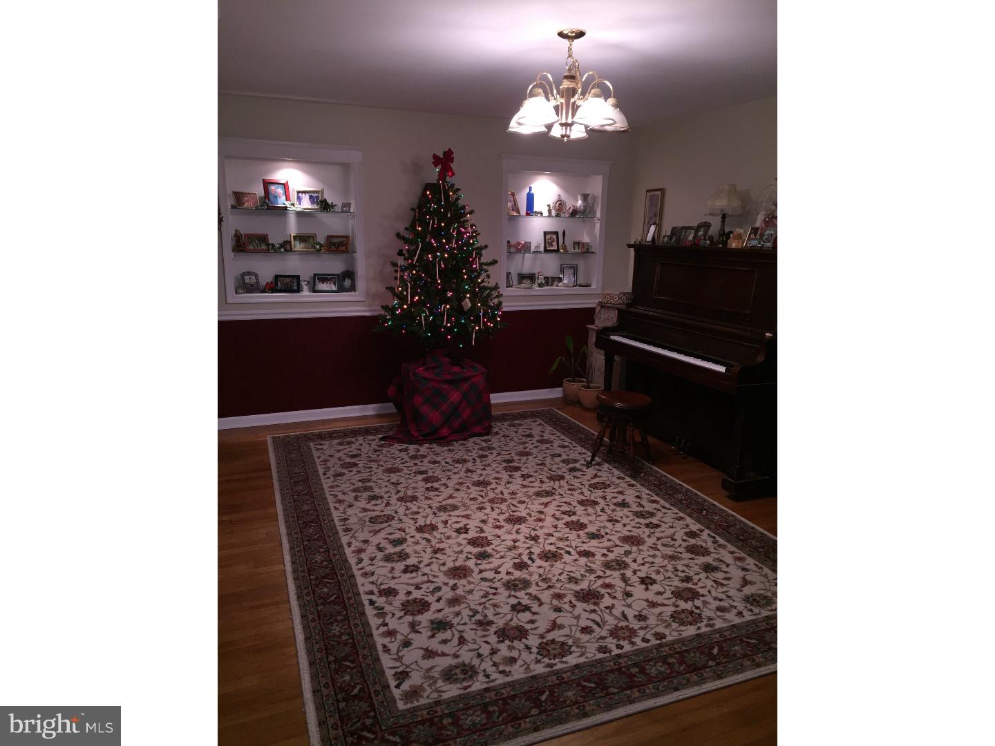 103 Ovington Road Yardley, PA 19067 - Photo 8 of 25 Living Room