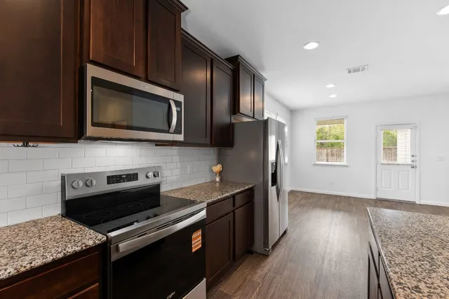 $1,995 | 213 Michaelis Drive, Leander, TX 78641