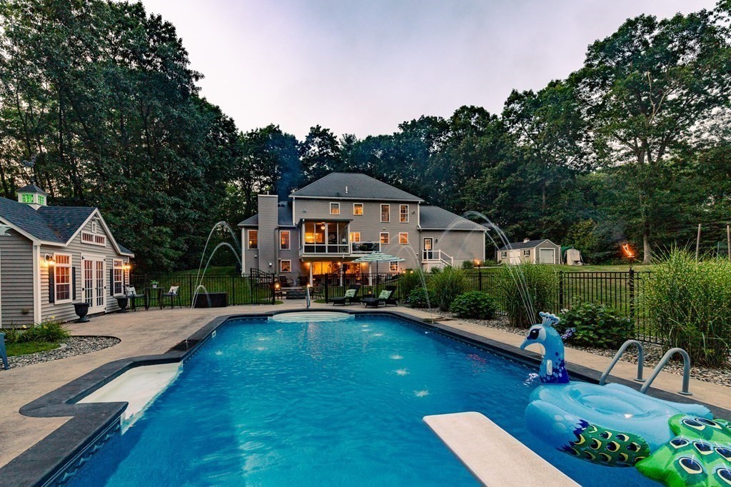 72 Robbs Hill Road Lunenburg, MA 01462 - Photo 3 of 42 Gallery Image 3