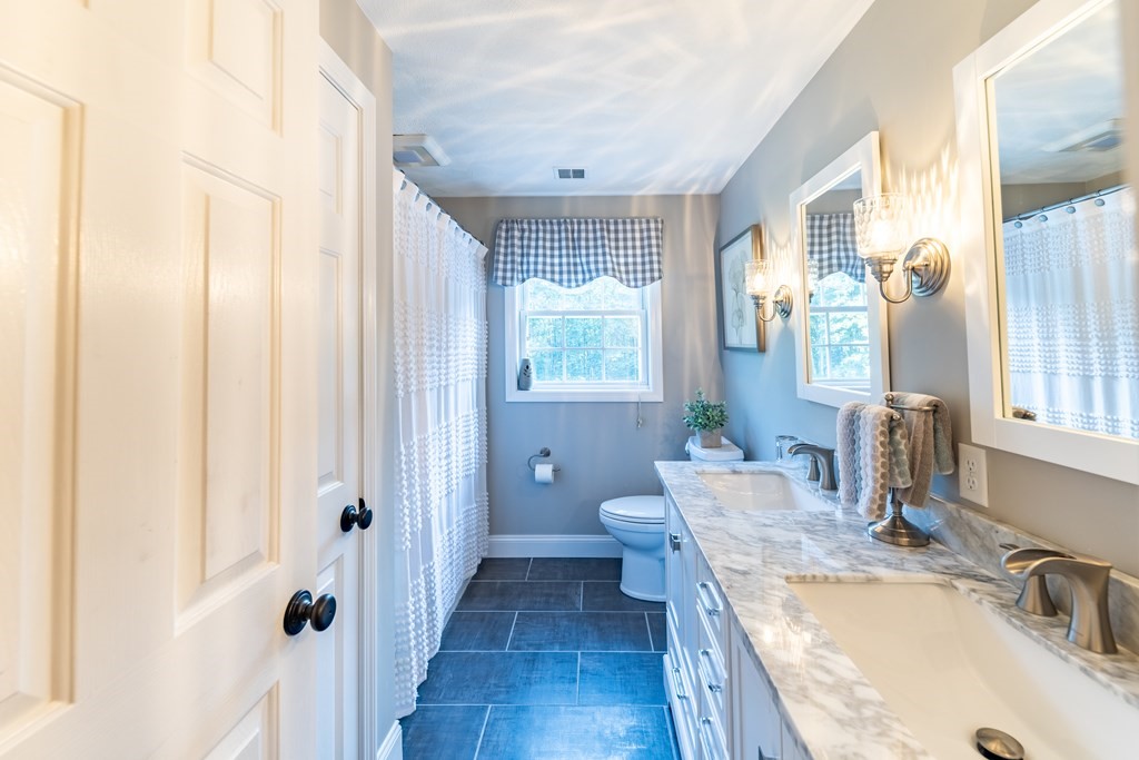 72 Robbs Hill Road Lunenburg, MA 01462 - Photo 31 of 42 Gallery Image 31