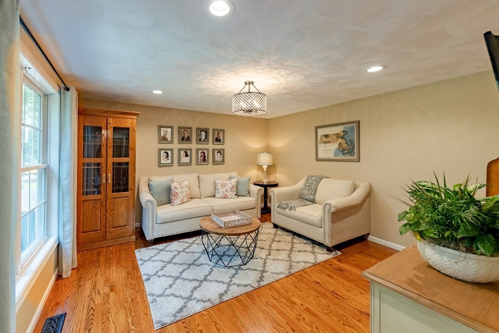 72 Robbs Hill Road Lunenburg, MA 01462 - Photo 10 of 42 Gallery Image 10