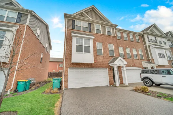 $475,000 | 60 Grey Wolf Drive, Wheeling, IL 60090