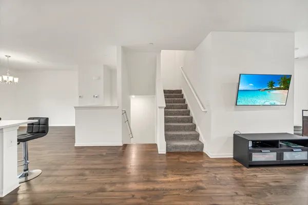 $475,000 | 60 Grey Wolf Drive, Wheeling, IL 60090