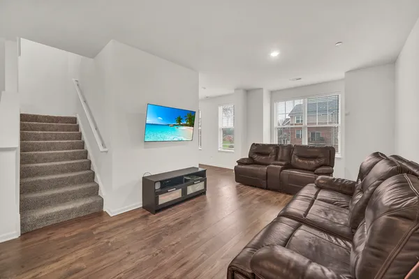 $475,000 | 60 Grey Wolf Drive, Wheeling, IL 60090