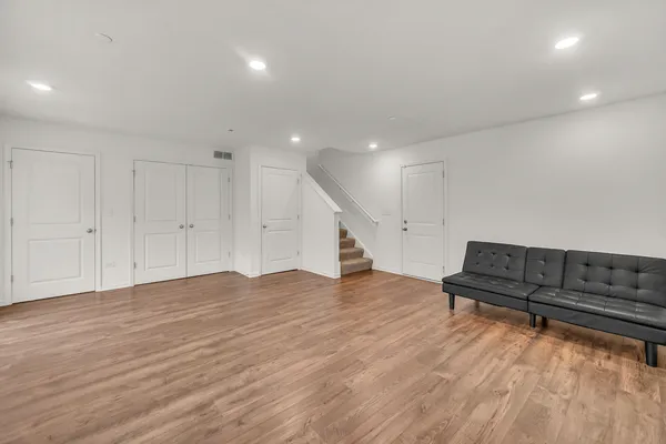 $475,000 | 60 Grey Wolf Drive, Wheeling, IL 60090