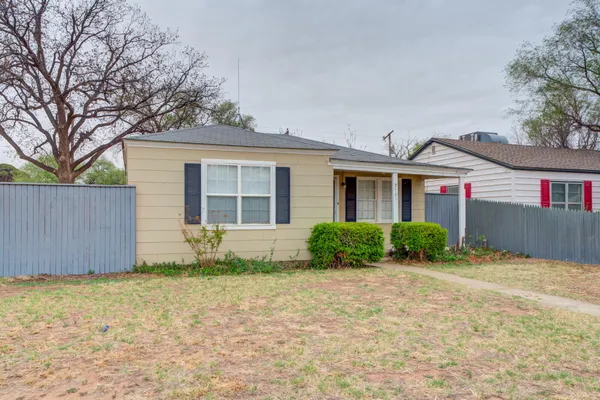 $1,350 | 2701 36th Street, Lubbock, TX 79413