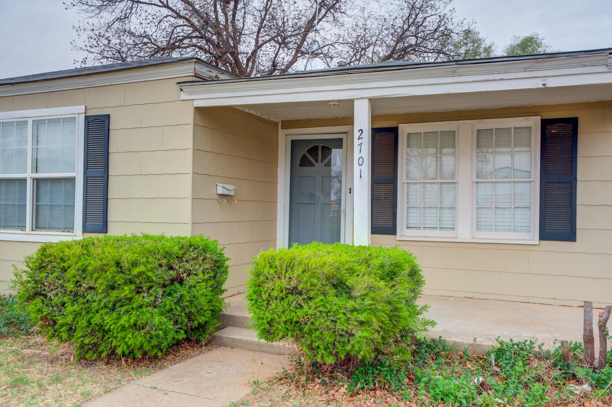 2701 36th Street Lubbock, TX 79413 - Photo 3 of 23 a view of a house with a window