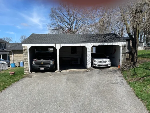 $2,300 | 95 Union Street, Unit 2, North Andover, MA 01845