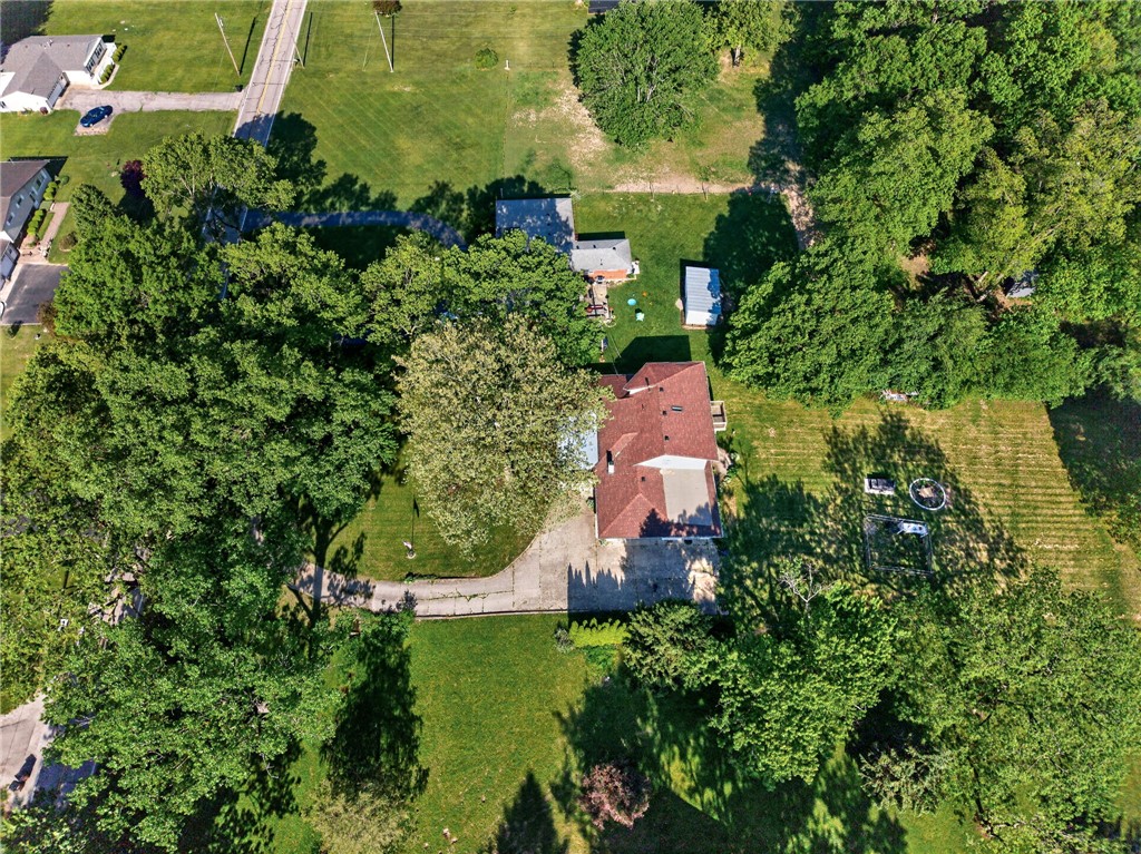 2684 Arthur Road Springfield, OH 45502 - Photo 69 of 69 An aerial perspective reveals a generously sized estate, featuring a sprawling yard and ample privacy.