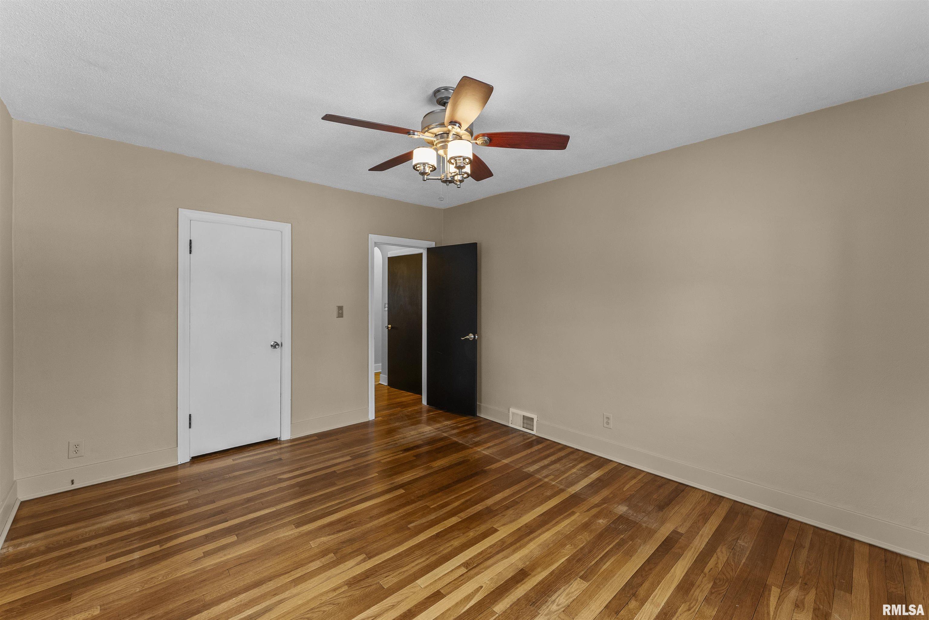 2434 29th Street Moline, IL 61265 - Photo 15 of 38