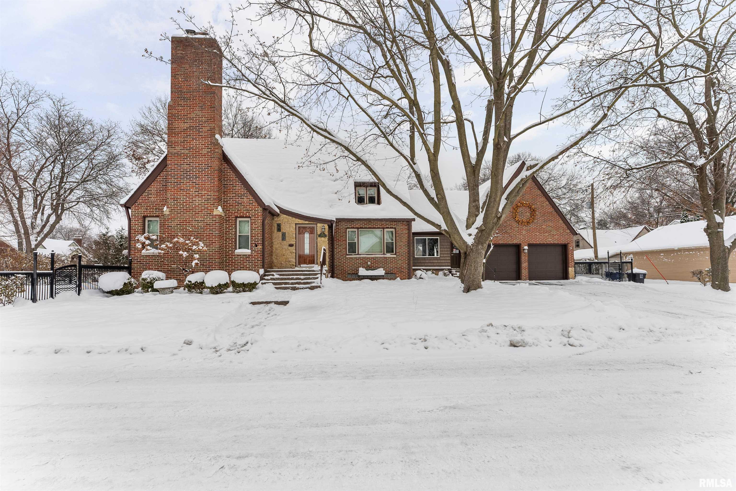 2434 29th Street Moline, IL 61265 - Photo 2 of 38