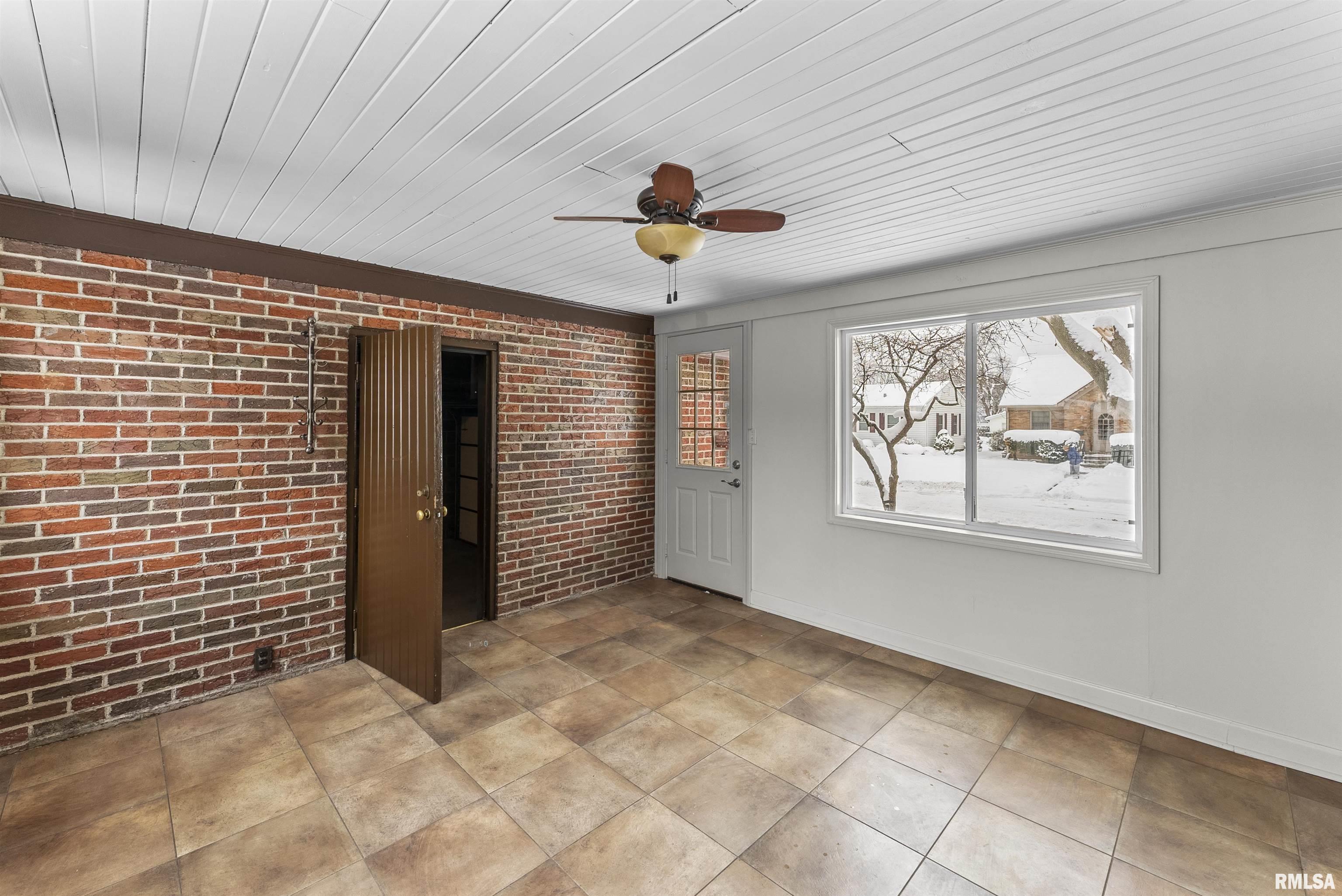 2434 29th Street Moline, IL 61265 - Photo 24 of 38