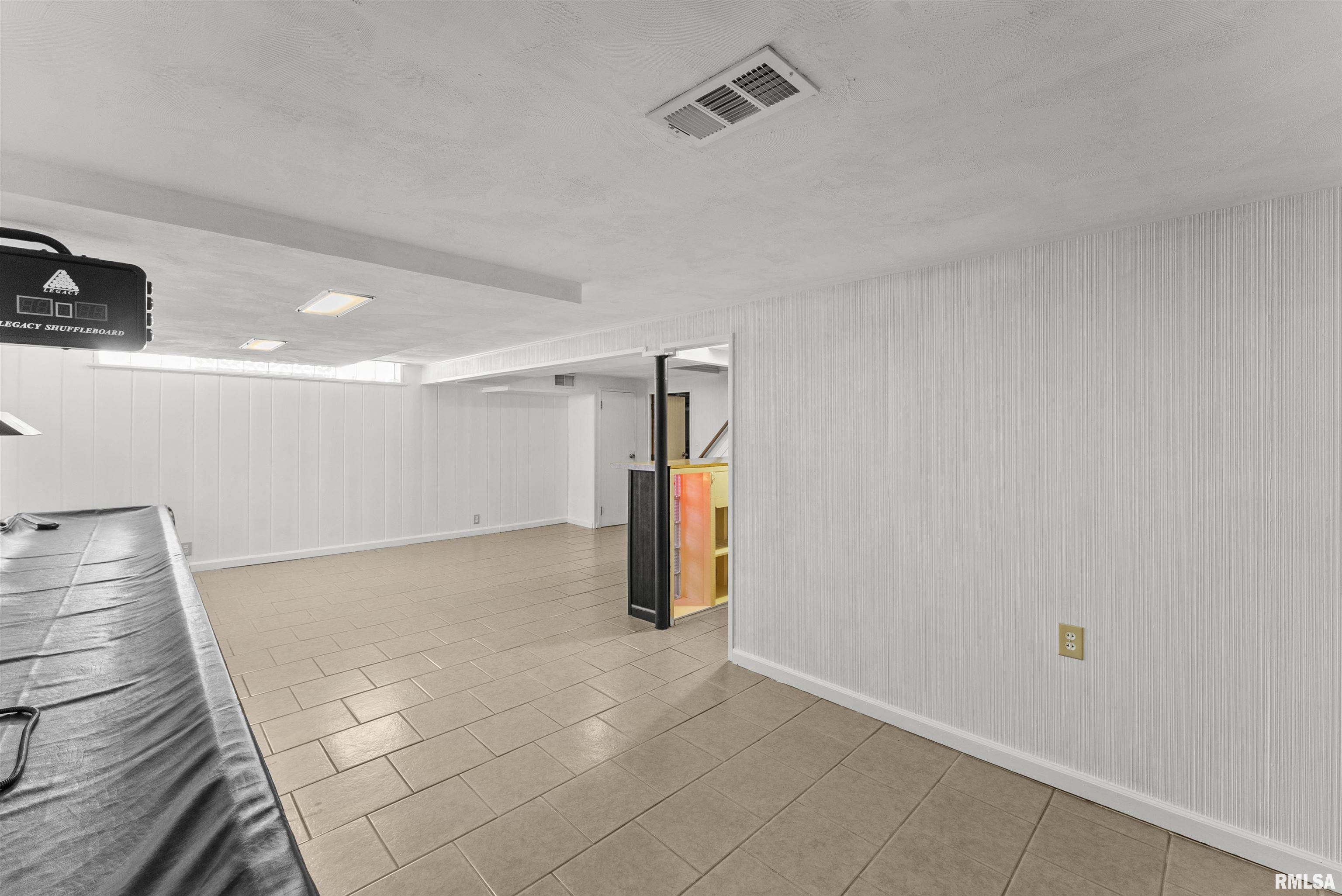 2434 29th Street Moline, IL 61265 - Photo 27 of 38