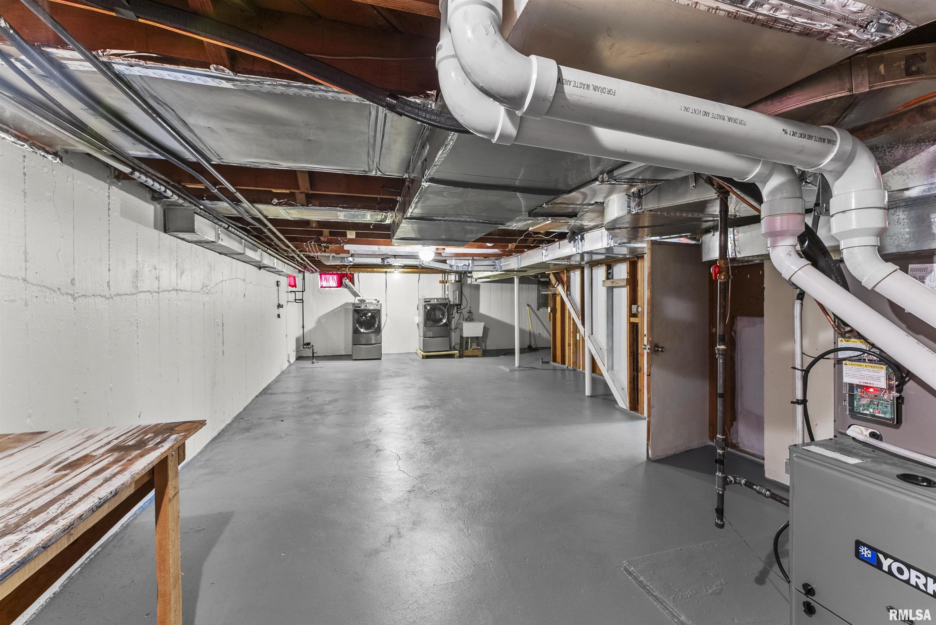 2434 29th Street Moline, IL 61265 - Photo 28 of 38