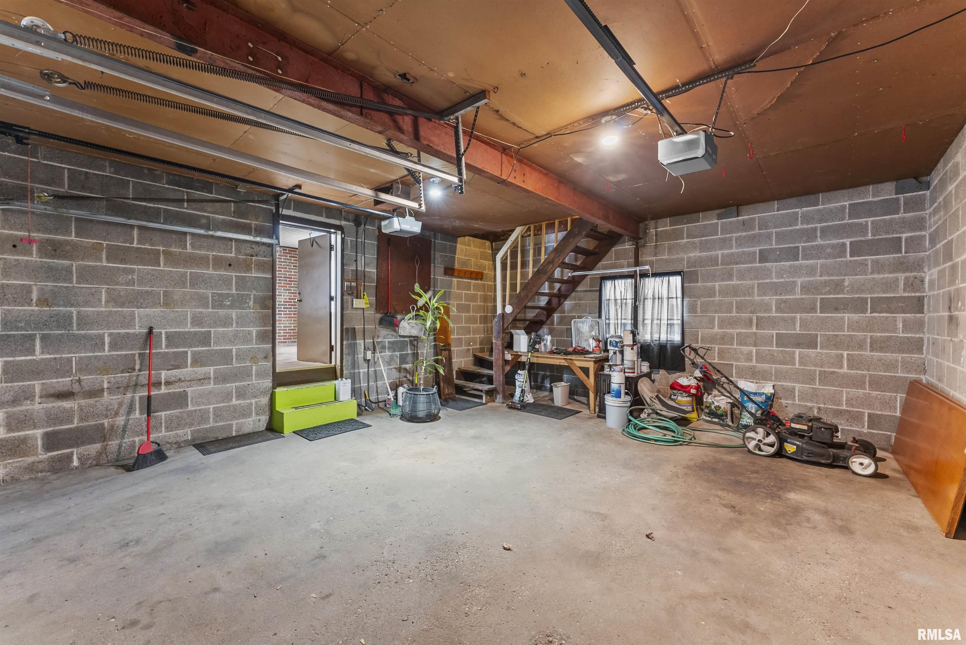 2434 29th Street Moline, IL 61265 - Photo 31 of 38