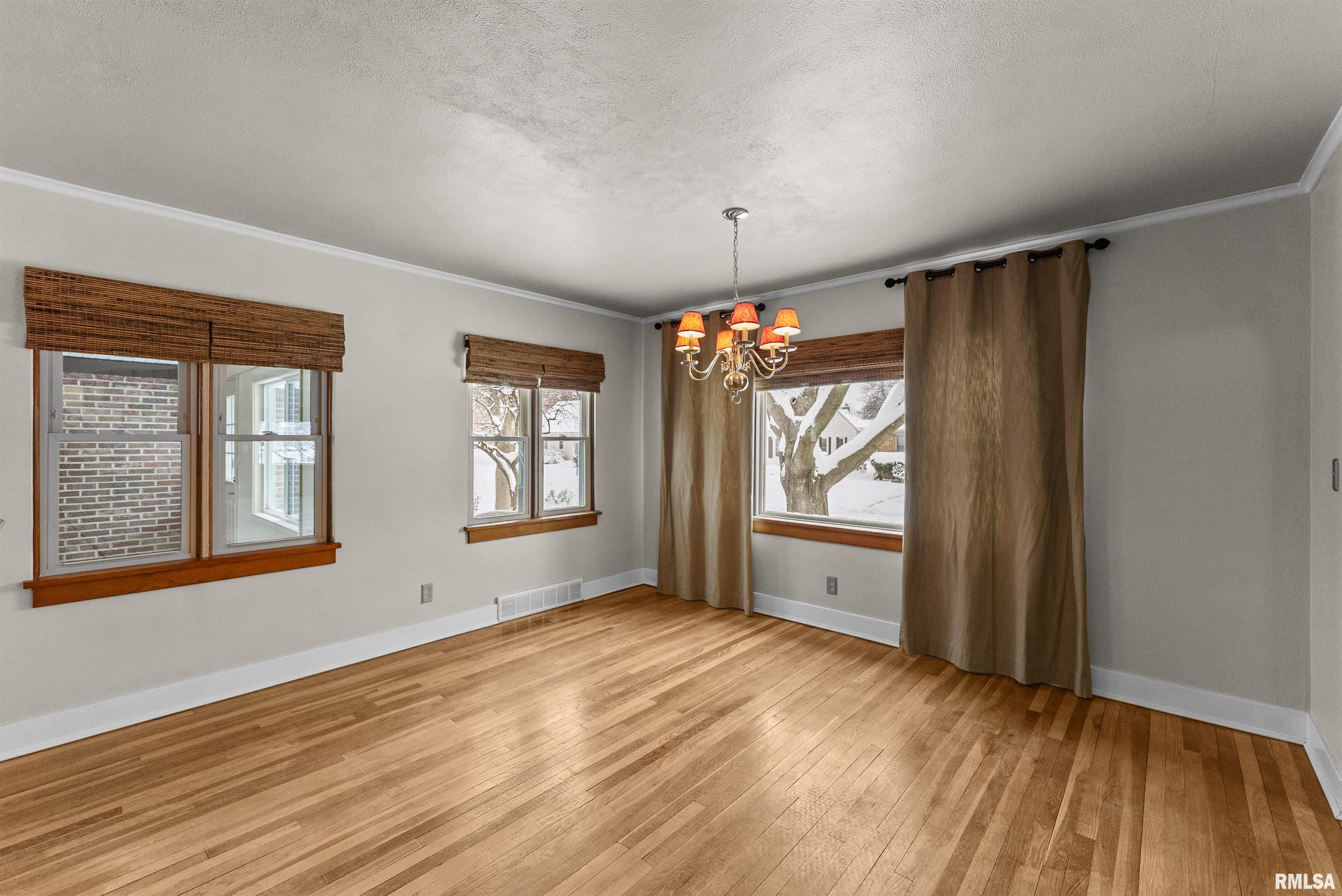 2434 29th Street Moline, IL 61265 - Photo 6 of 38