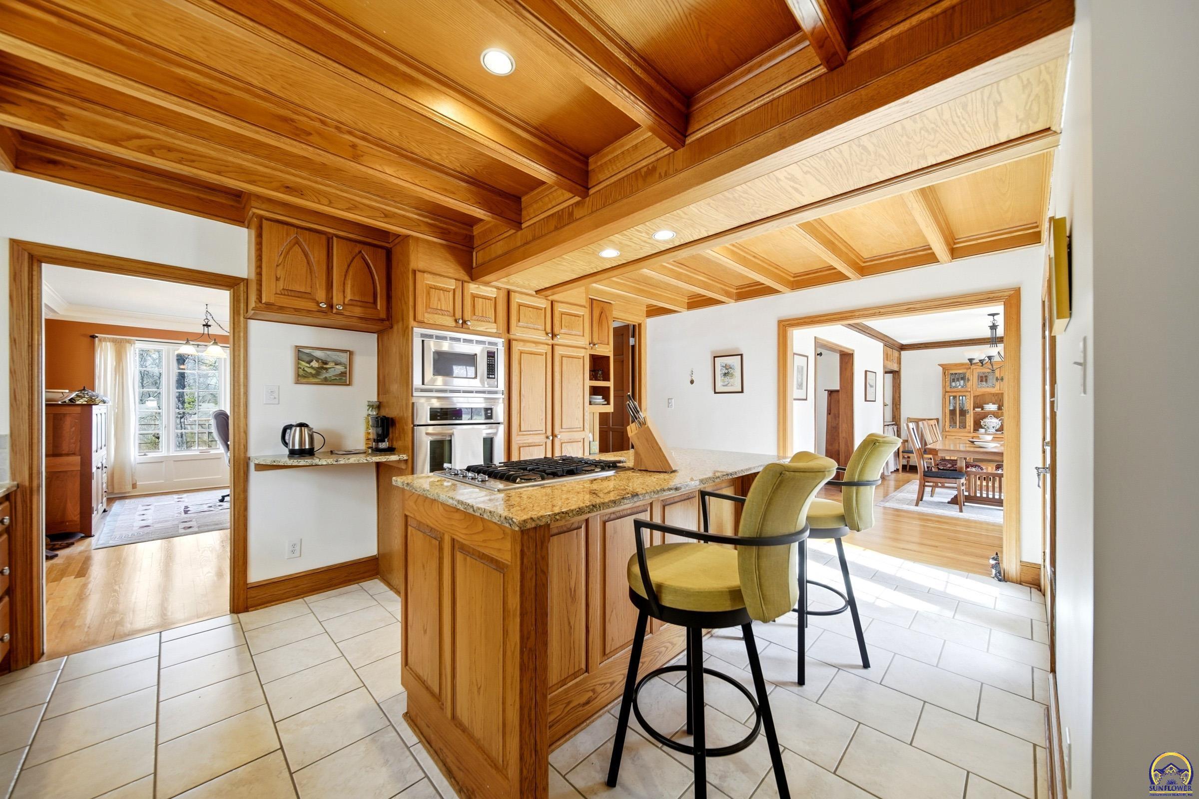 3315 Southwest 15th Street Topeka, KS 66604 - Photo 9 of 34