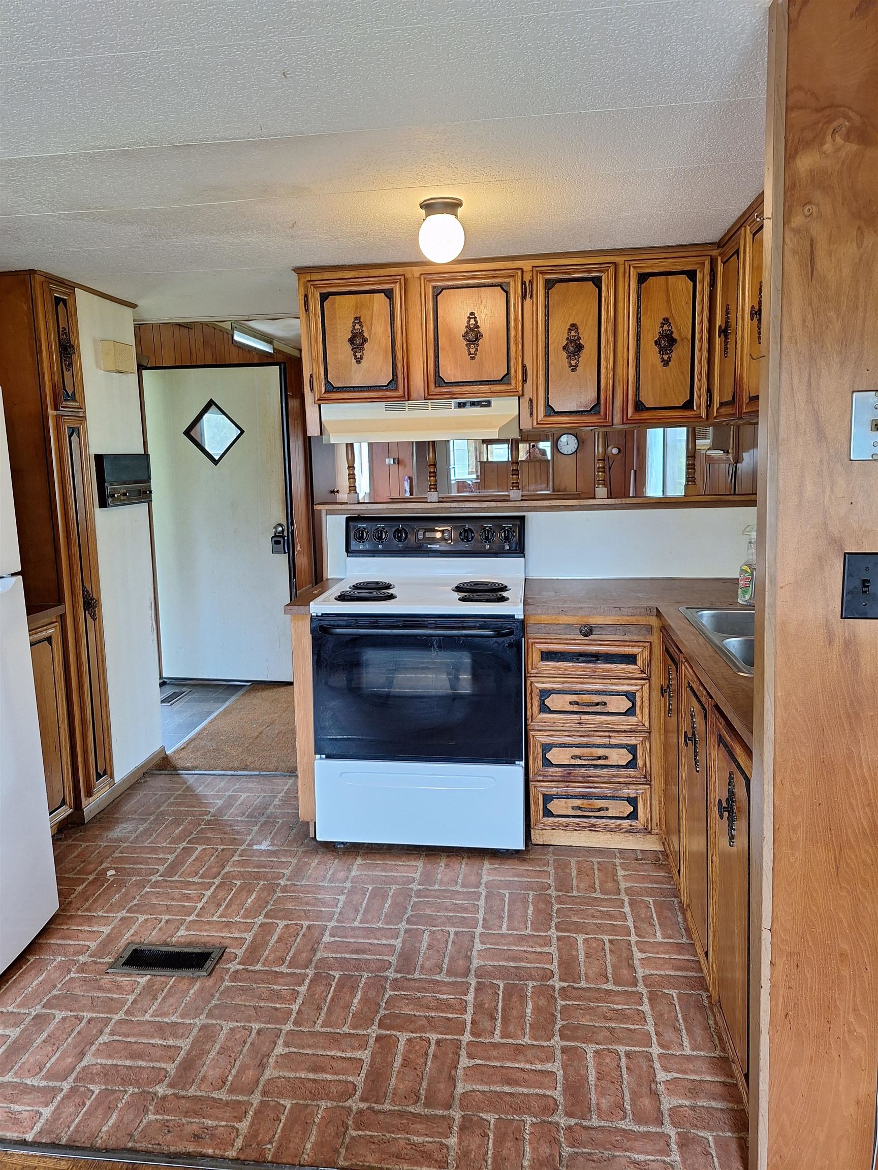 8 Trade Wind Lane Rochester, NH 03867 - Photo 5 of 32 Gallery Image 5