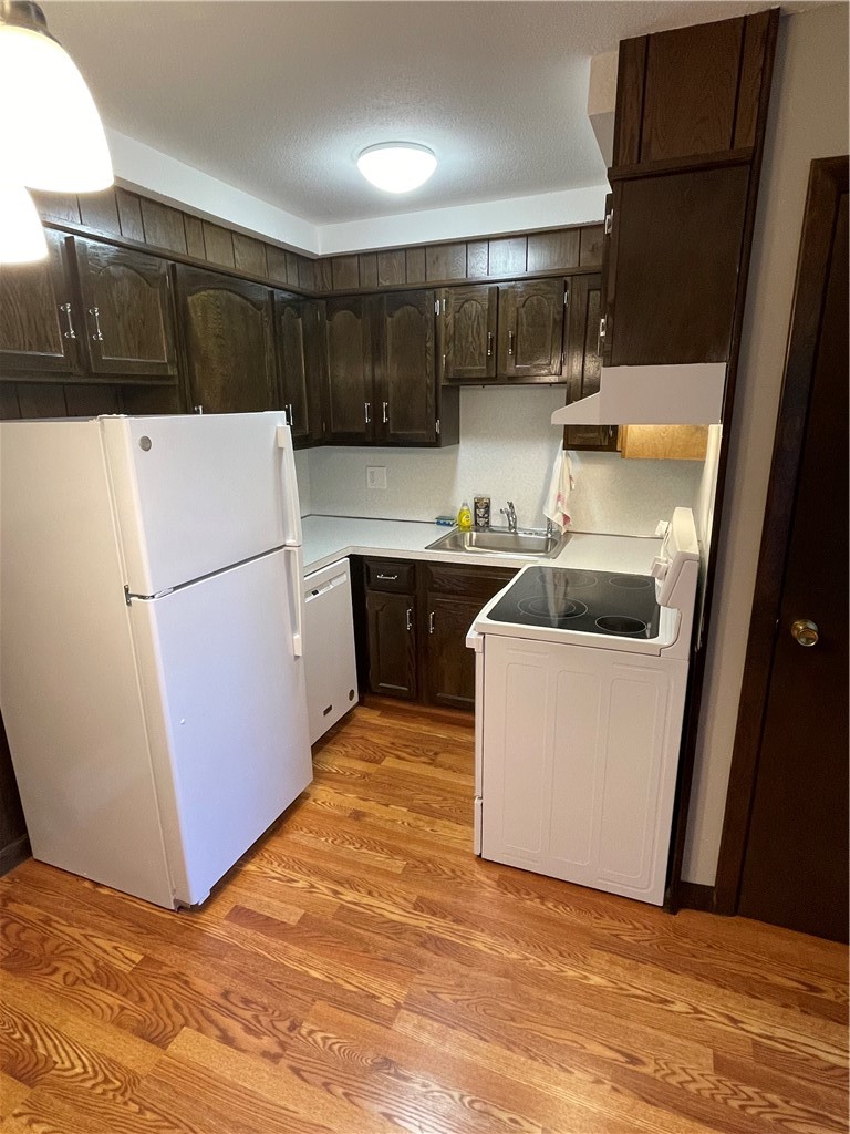 92 Dean Avenue Smithfield, RI 02917 - Photo 4 of 8