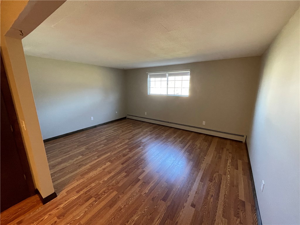 92 Dean Avenue Smithfield, RI 02917 - Photo 6 of 8