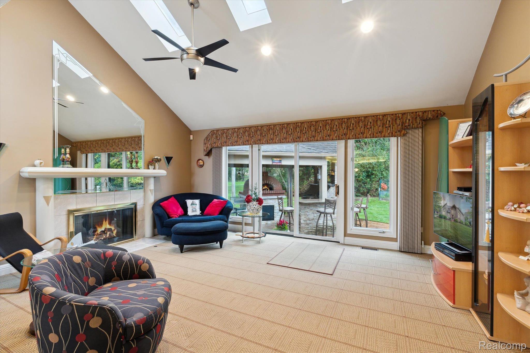 18887 Van Road Livonia, MI 48152 - Photo 15 of 78 Gallery Image 15