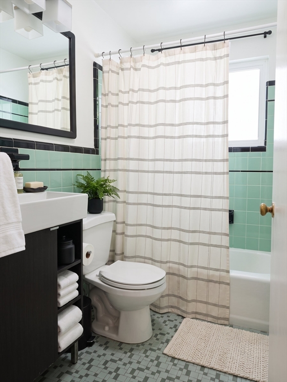 11 Whittemore Road, Unit 11 Newton, MA 02458 - Photo 8 of 9