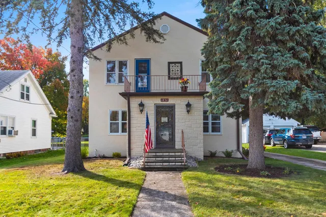 $314,900 | 1231 Shawano Avenue, Green Bay, WI 54303