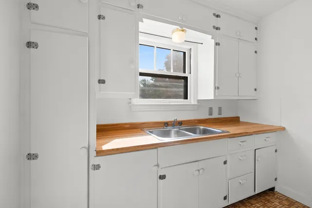 $314,900 | 1231 Shawano Avenue, Green Bay, WI 54303