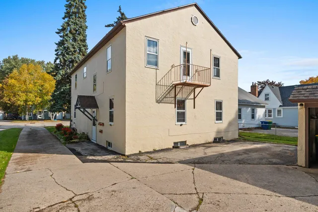 $314,900 | 1231 Shawano Avenue, Green Bay, WI 54303