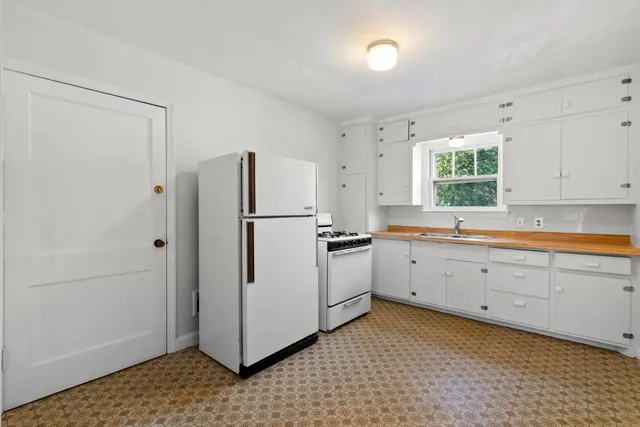 $314,900 | 1231 Shawano Avenue, Green Bay, WI 54303