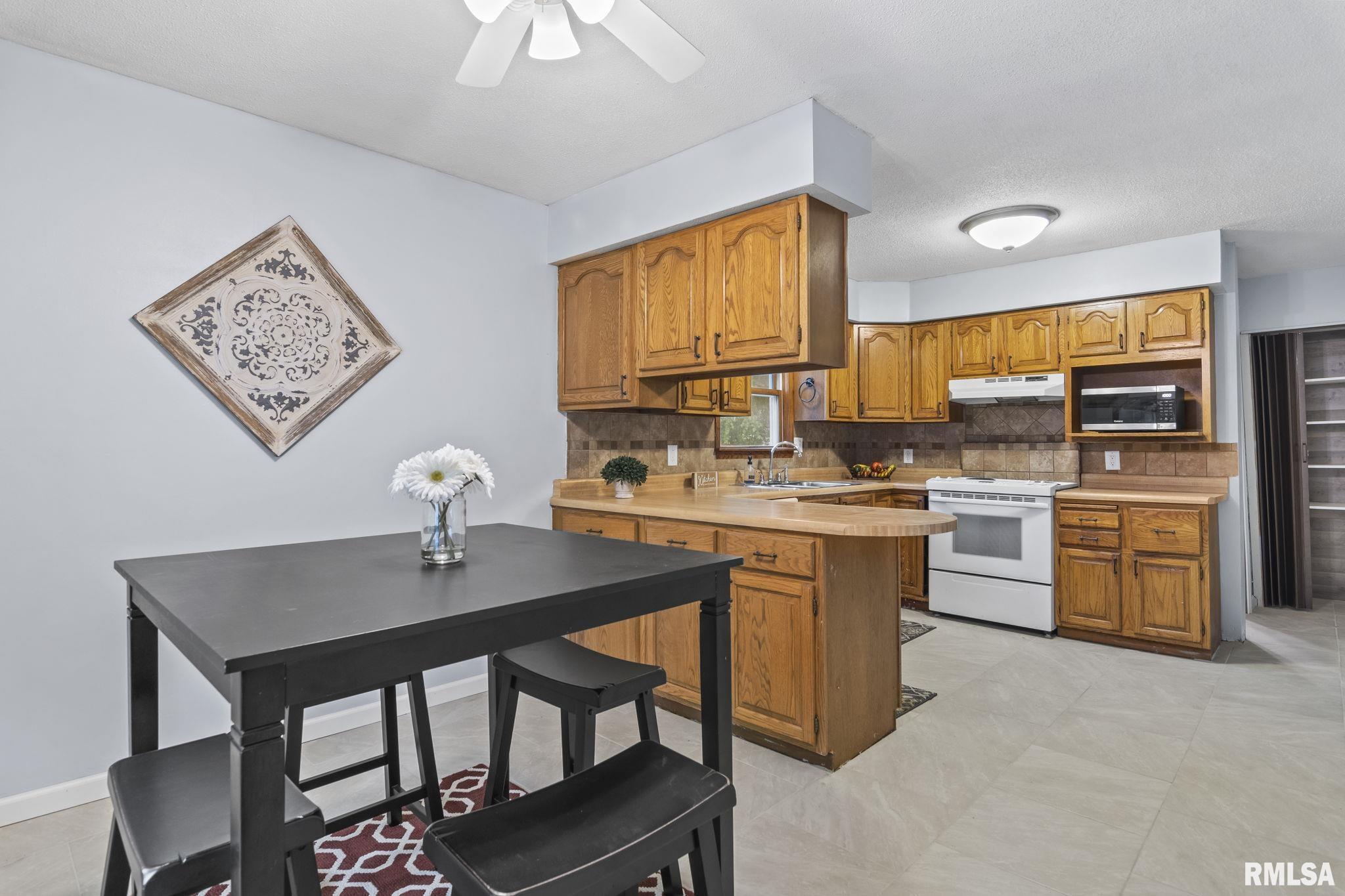 904 Cleveland Avenue Springfield, IL 62704 - Photo 13 of 37