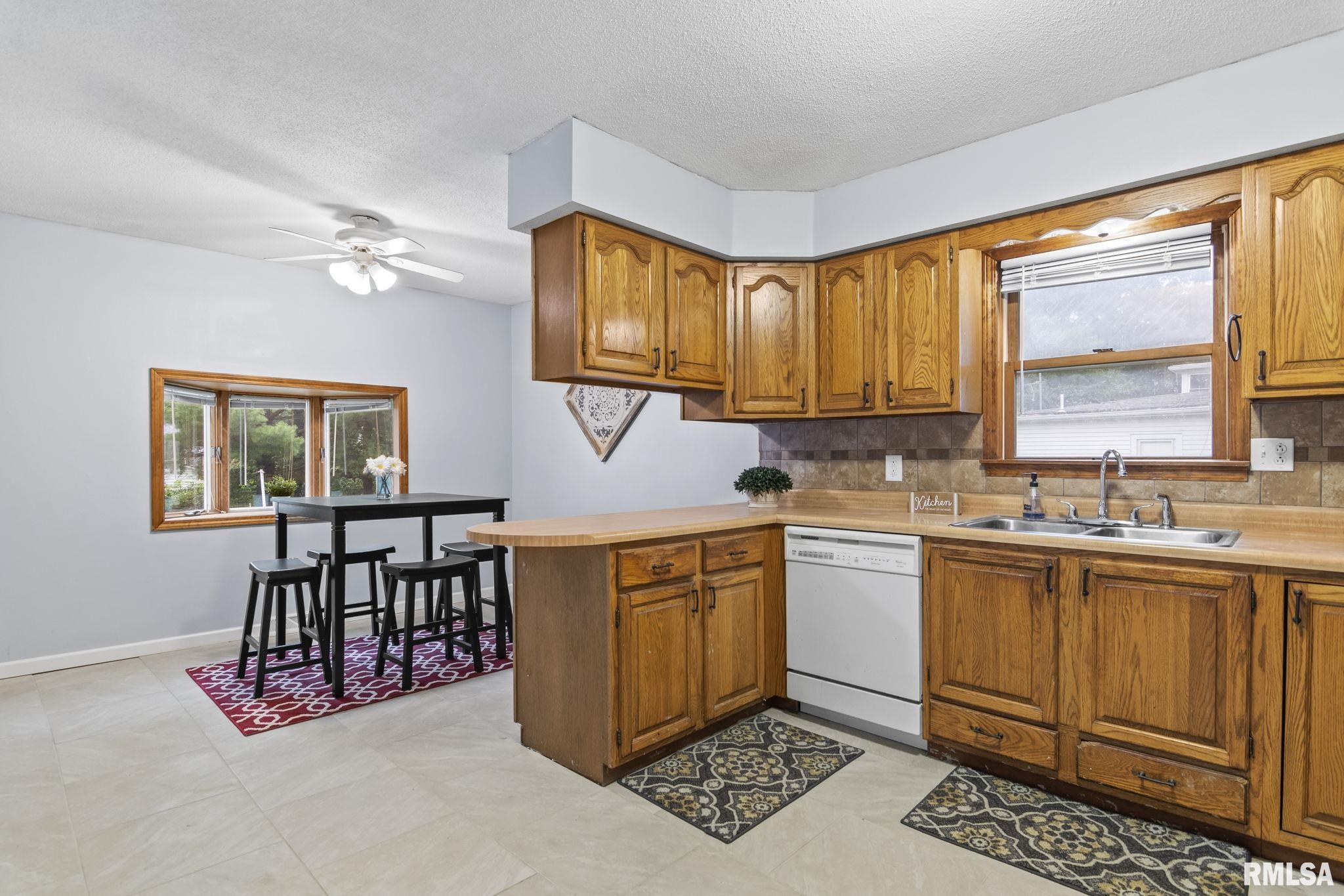 904 Cleveland Avenue Springfield, IL 62704 - Photo 14 of 37