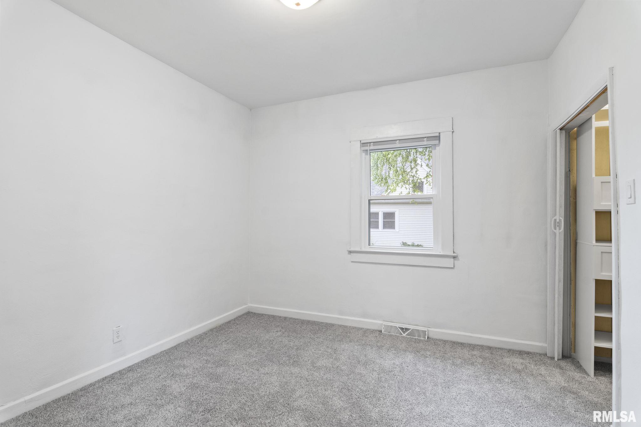 904 Cleveland Avenue Springfield, IL 62704 - Photo 19 of 37