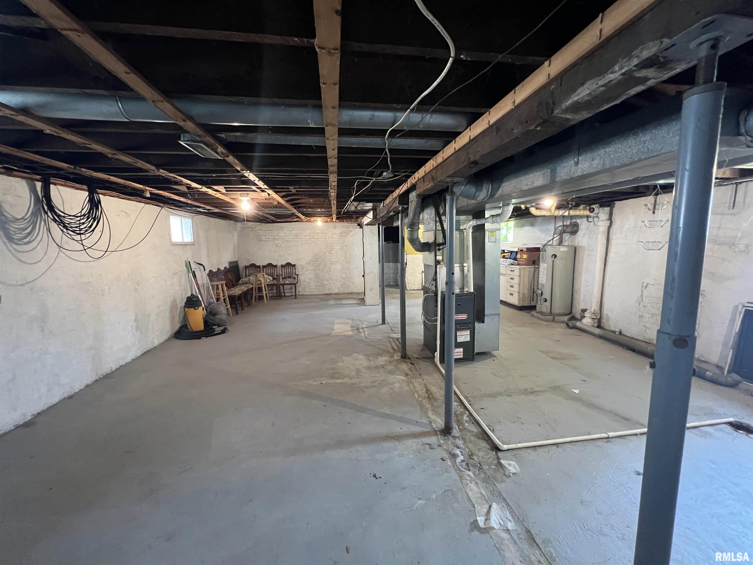 904 Cleveland Avenue Springfield, IL 62704 - Photo 29 of 37