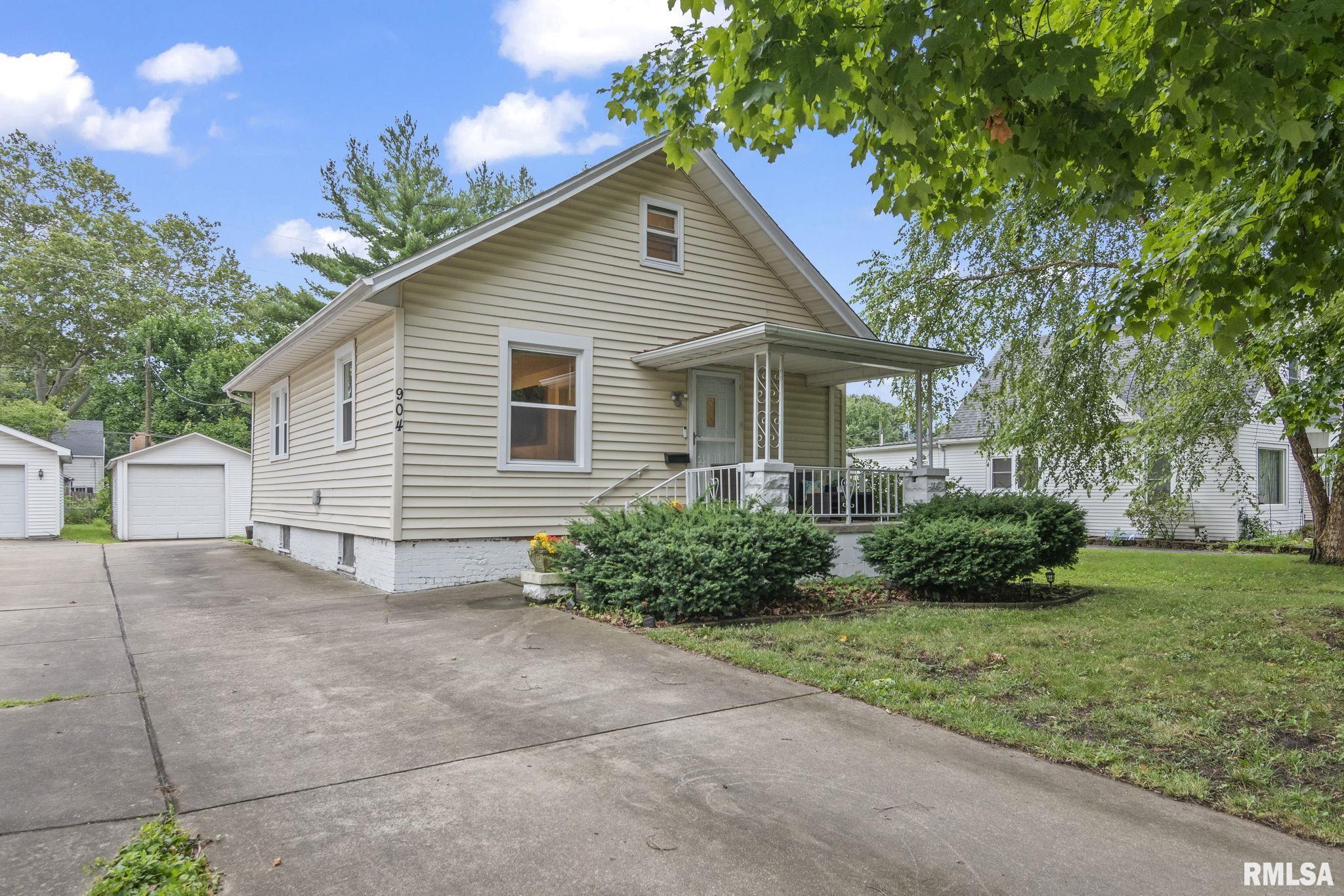 904 Cleveland Avenue Springfield, IL 62704 - Photo 3 of 37