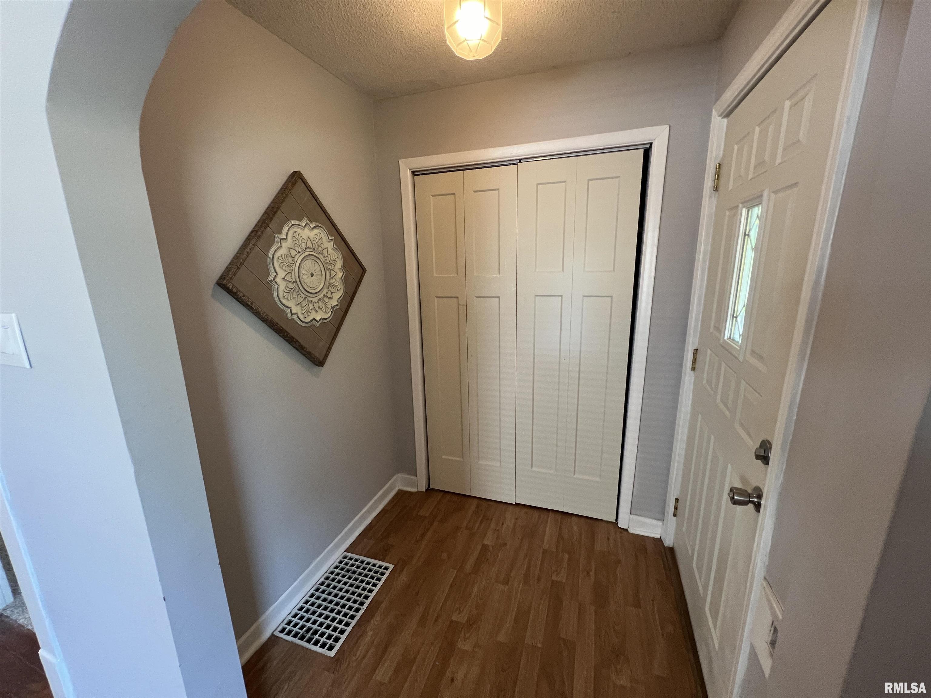 904 Cleveland Avenue Springfield, IL 62704 - Photo 6 of 37