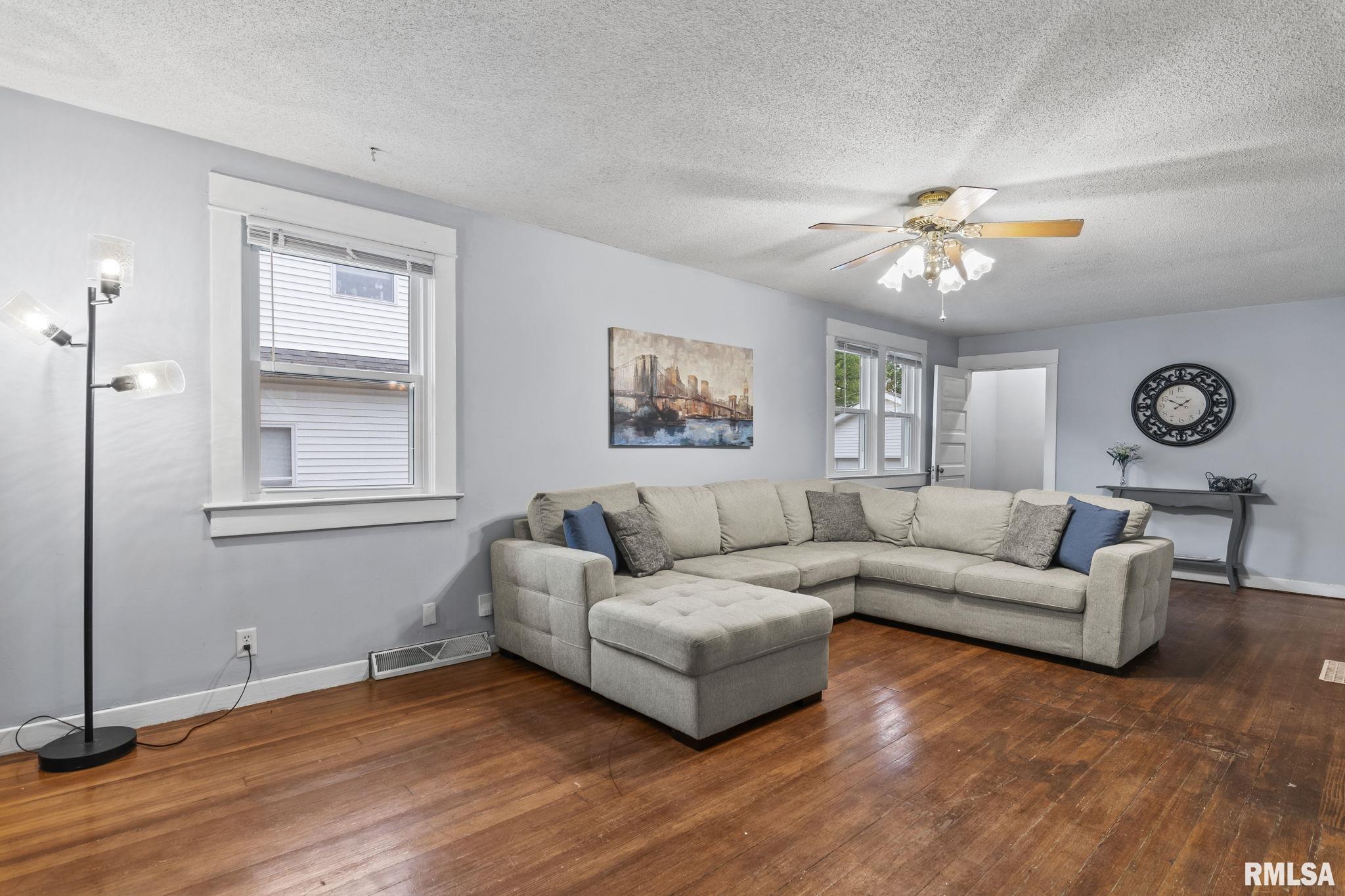 904 Cleveland Avenue Springfield, IL 62704 - Photo 9 of 37