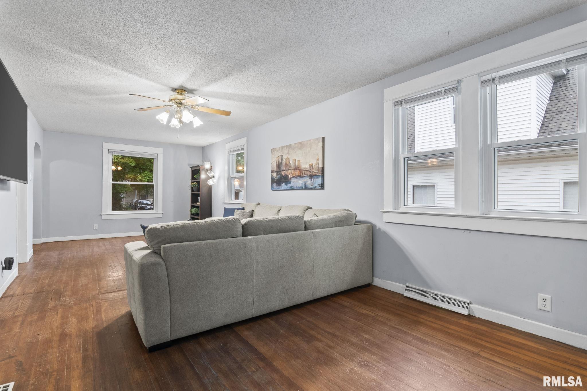 904 Cleveland Avenue Springfield, IL 62704 - Photo 10 of 37