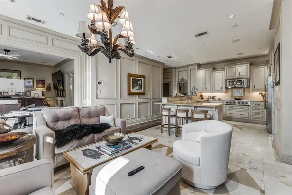 $405,000 | 5909 Luther Lane, Unit 707, Dallas, TX 75225