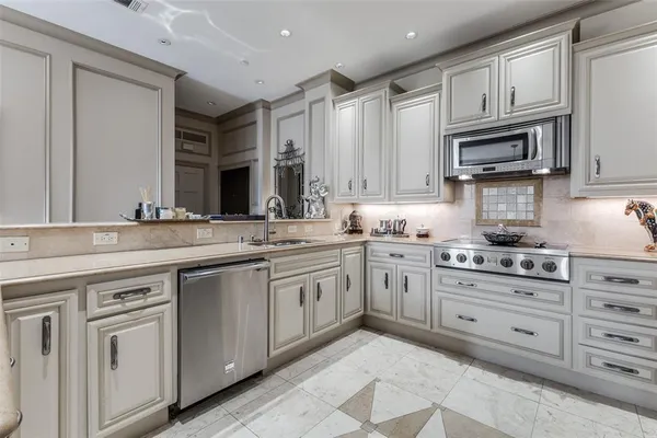 $405,000 | 5909 Luther Lane, Unit 707, Dallas, TX 75225